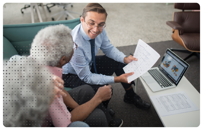 Advisor talking to client (700 x 450 px)
